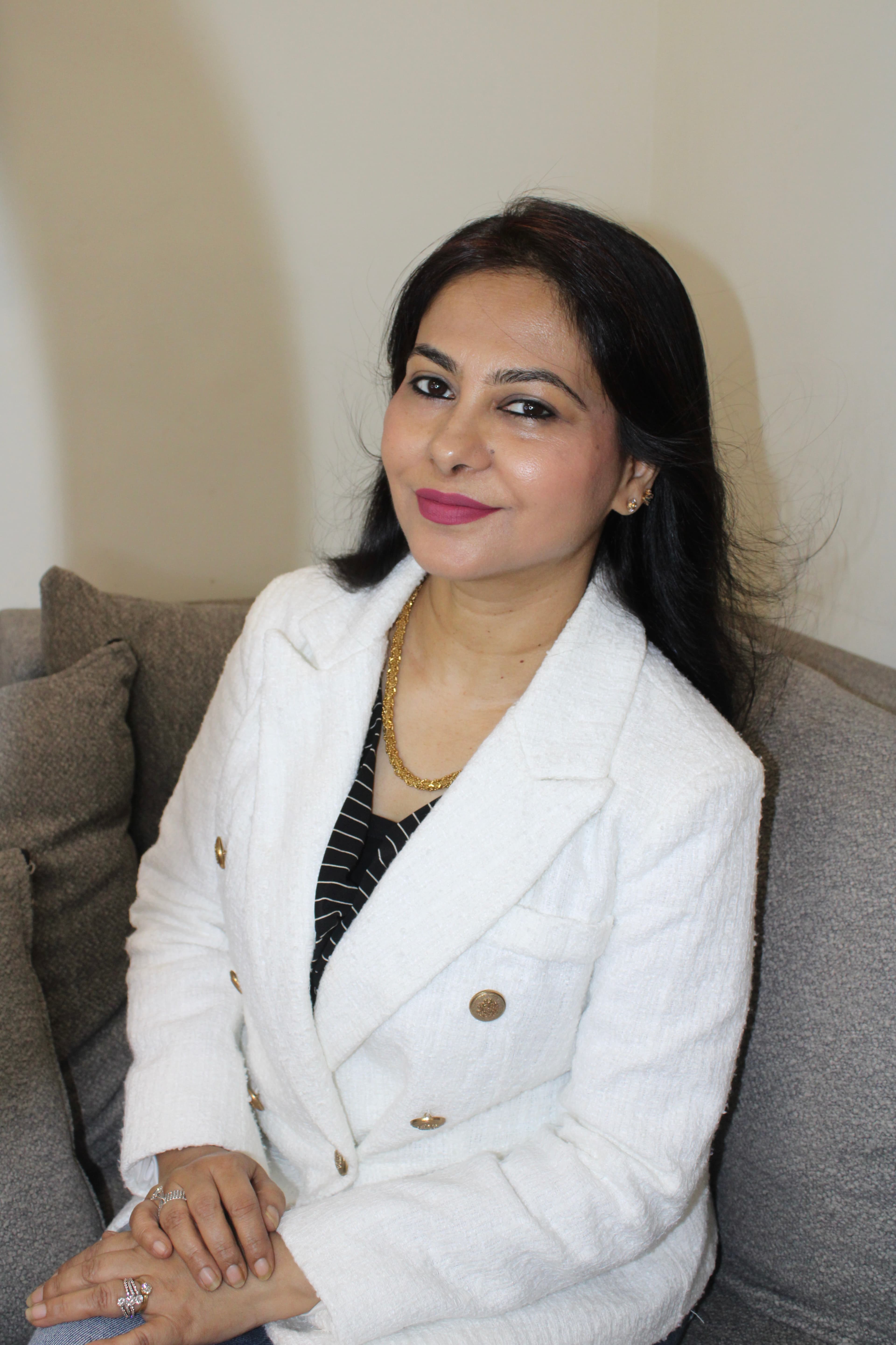 Dr. Swati Bharti, root canal specialist and cosmetic dentist at Rootz Dentz
